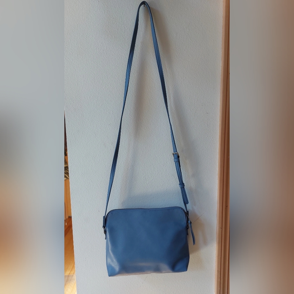 Universal Thread Blue Crossbody Bag